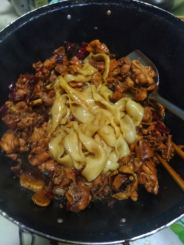 Big Plate Chicken with Wide Noodles